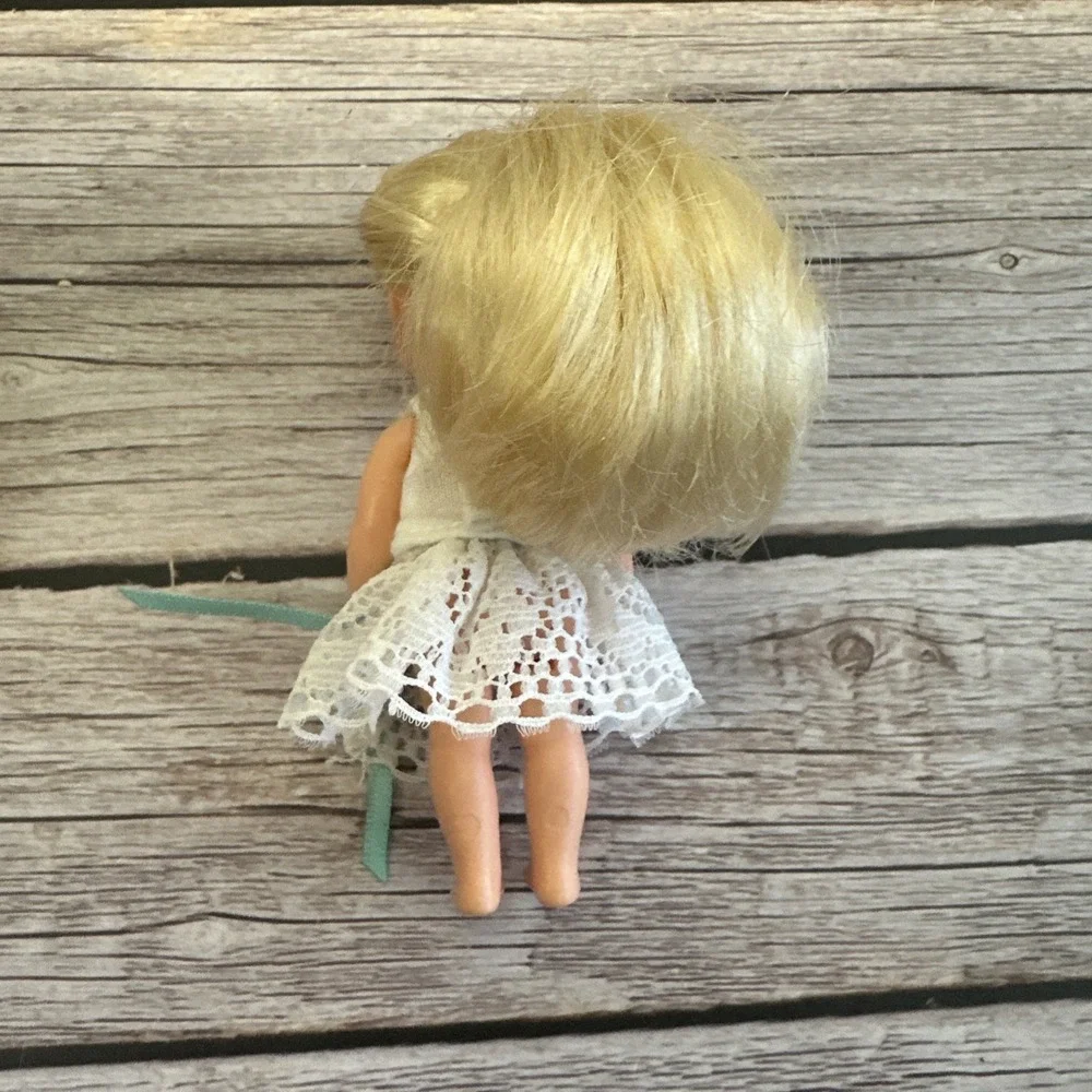 Vintage Mattel Kelly Barbie's little Sister Blonde Hair Blue Eyes 1994